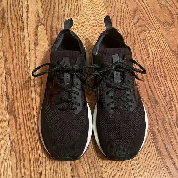 Brooks Levitate 4 Black Size 10 - Picture 1 of 10